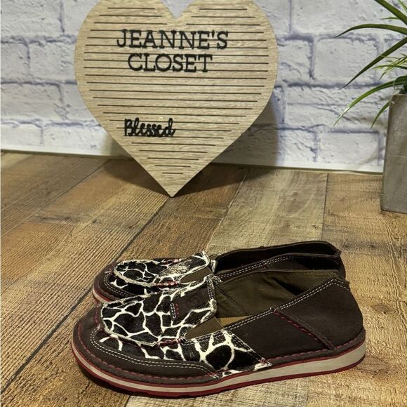 Ariat women's Giraffe print Cruiser slip-on Shoes - Picture 11 of 12